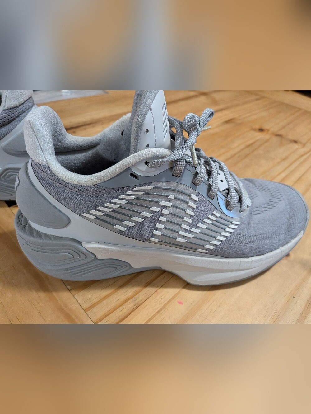 New Balance Light Gray Men's Basketball Sneakers - Picture 4 of 6
